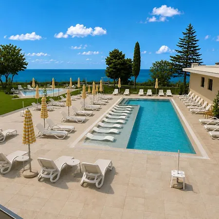 Skyline Lux - Seaview & Pool And Apartment