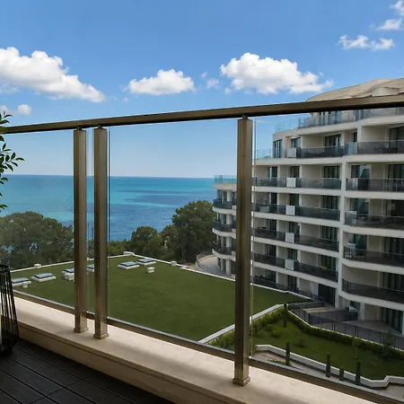 Skyline Lux - Seaview & Pool And Apartamento